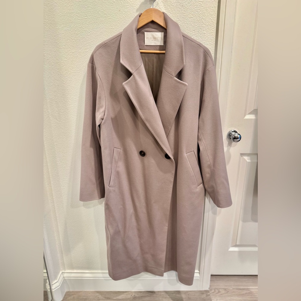 Long Fleurette women’s coat made of 100% Loro Piana Italian Wool, size 12. - Picture 2 of 7